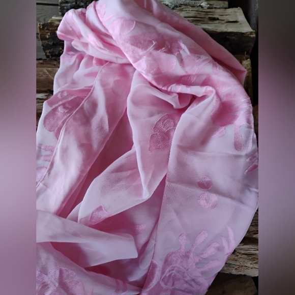 Gorgeous Rima Scarf - Picture 1 of 5